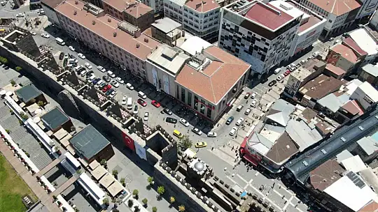 Tarihi Kapalı Çarşı'da Kurban Bayramı yoğunluğu
