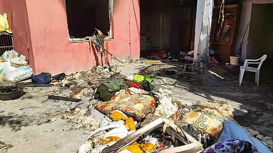 Biriktirdikleri 25 bin lira kül oldu