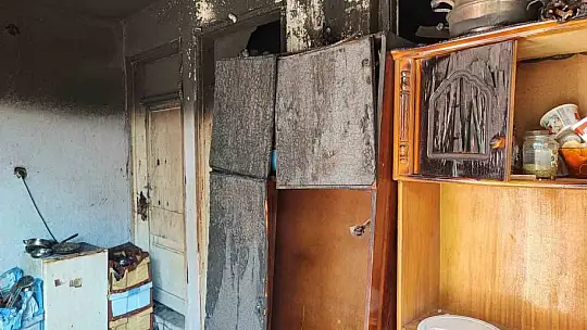 Biriktirdikleri 25 bin lira kül oldu