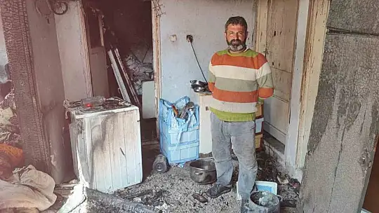 Biriktirdikleri 25 bin lira kül oldu