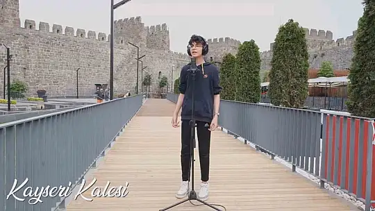 Öğrenciler şarkı söyledi