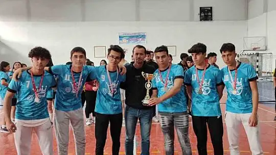 Tenis Gençler Müsabakaları sona erdi