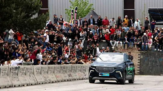 Kayserililer TOGG'un gösterisine büyük ilgi gösterdi