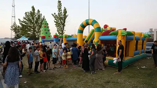 Açık Hava Sineması'na Yoğun İlgi