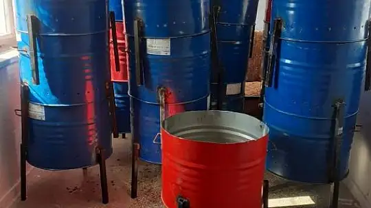 Tomarza'da depremzedeler için soba üretiliyor