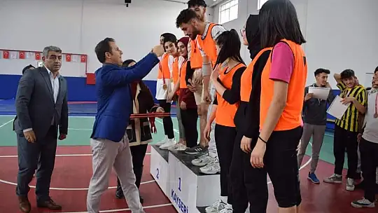 Tomarza kaymakamlık voleybol turnuvası sona erdi