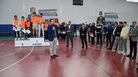 Tomarza kaymakamlık voleybol turnuvası sona erdi