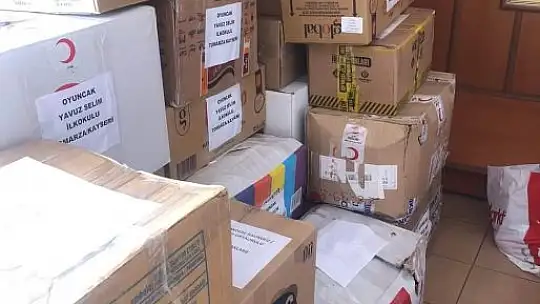 Tomarzalı çocuklar oyuncaklarını depremzede çocuklar ile paylaştı