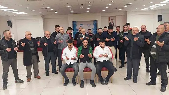 Tomarzalı gençler kına yakılarak askere gönderildi