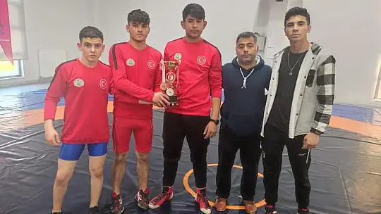 Tomarzalı Pehlivanlar Türkiye Güreş Müsabakalarına Katılmaya Hak Kazandı