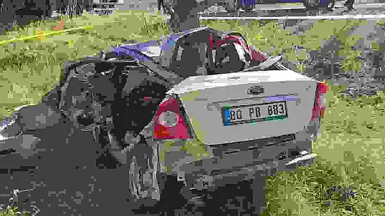 Trafik kazasında bebek hayatını kaybetti, aynı aileden 3 kişi ağır yaralandı