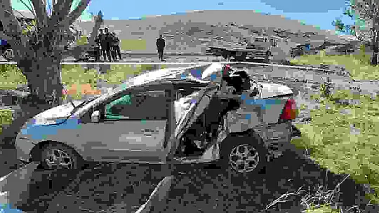 Trafik kazasında bebek hayatını kaybetti, aynı aileden 3 kişi ağır yaralandı