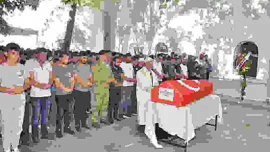 Trafik kazasında hayatını kaybeden astsubay son yolculuğuna uğurlandı