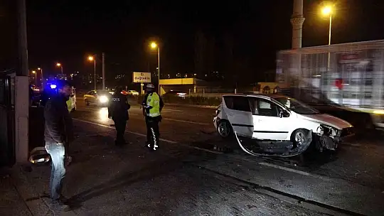 Trafikte 'makas' terörü: 1 ağır yaralı var