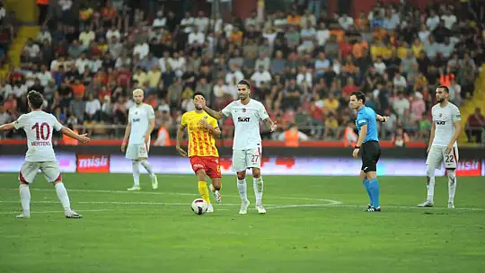 İlk yarı sona erdi!