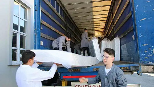 Öğrencilerin ürettiği 623 yatak depremzedelere gönderildi