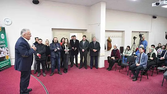 Türkiye'de İlk Olan Eczacı Asistanlığı Kursu'nda İlk Ders Zili Çaldı