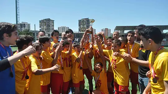U13'te şampiyon Kayserispor