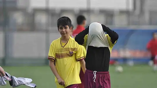 Deprem bölgesi takımları final oynadı