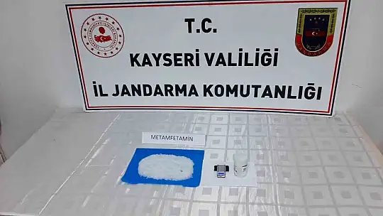 Uyuşturucu taciri jandarmadan kaçamadı