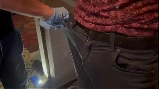 Narkotikten baskın! Uyuşturucuyu bakın nerede saklamışlar?