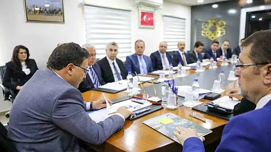 Kayseri'de seçim öncesi toplantı! Vali Çiçek: Gerekli tedbirler alınmıştır