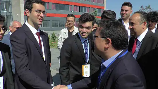 Vali Çiçek gençlere seslendi: Sizlerden yardım istiyoruz