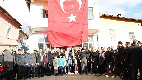 Vali Çiçek ve Büyükkılıç'tan Develi çıkarması