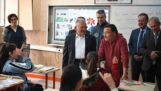 Vali Çiçek ve Başkan Büyükkılıç'tan eğlenceli 'deprem bilinçlendirmesi'