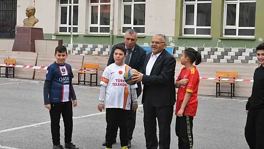 Vali Çiçek ve Başkan Büyükkılıç'tan eğlenceli 'deprem bilinçlendirmesi'