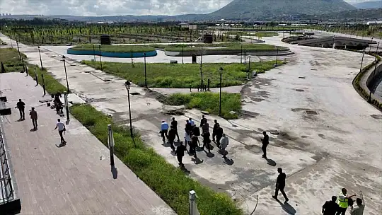 Çiçek Ve  Büyükkılıç, Millet Bahçesi'ni inceledi