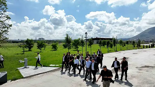 Çiçek Ve  Büyükkılıç, Millet Bahçesi'ni inceledi