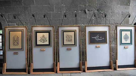 Vali Çiçek ve Büyükkılıç, Kelime-i Tevhid Hat Eserleri Sergisi'ne katıldılar