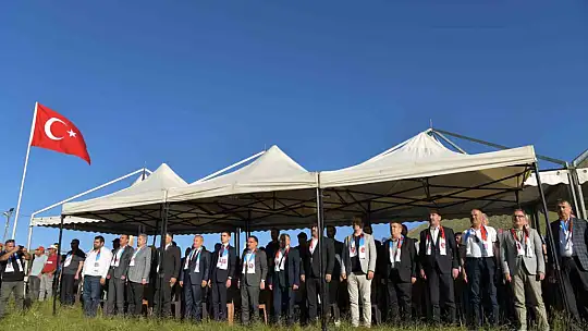 Vali Çiçek ve Başkan Büyükkılıç, Akkışla'daki festivalde vatandaşla buluştu