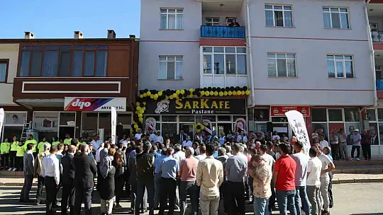 Vali Çiçek ve Büyükkılıç, Sarkafe ve Kitap Kafe'nin açılışını yaptı