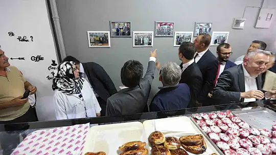 Vali Çiçek ve Büyükkılıç, Sarkafe ve Kitap Kafe'nin açılışını yaptı