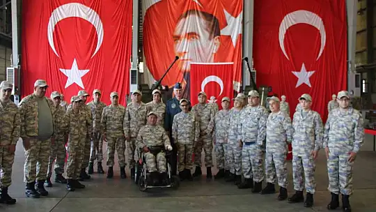 Engelli bireyler asker olmanın heyecanı yaşadı