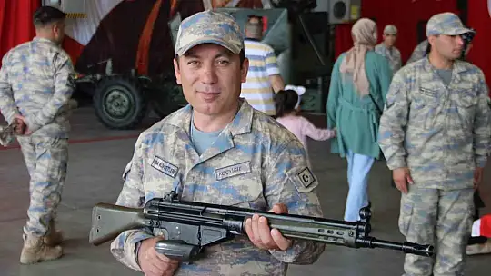 Engelli bireyler asker olmanın heyecanı yaşadı