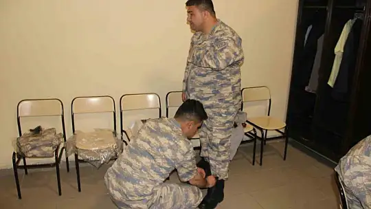 Engelli bireyler asker olmanın heyecanı yaşadı