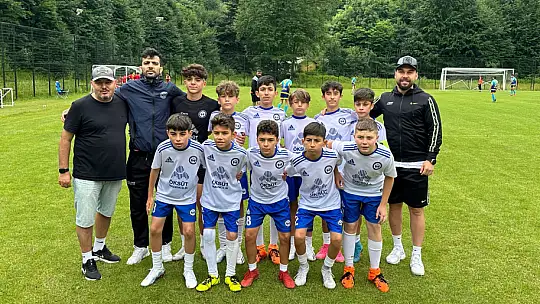 Kayseri'den Kartepe'ye Uzanan Müthiş Bir Futbol Kampı!..