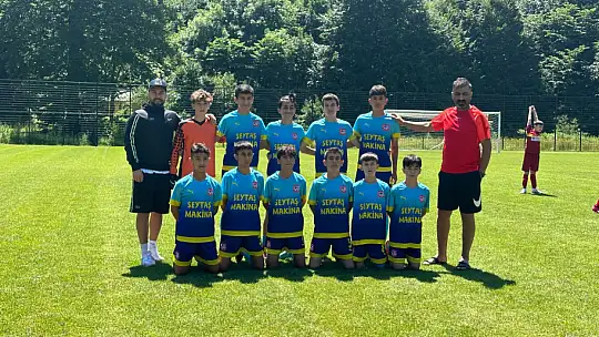 Kayseri'den Kartepe'ye Uzanan Müthiş Bir Futbol Kampı!..