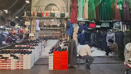 Kayseri'nin en eski çarşısı AVM'lere karşı direniyor!