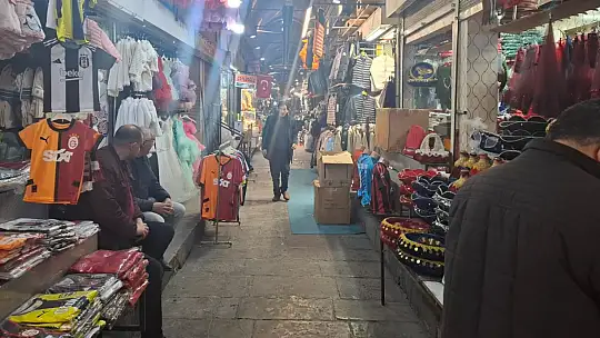 Kayseri'nin en eski çarşısı AVM'lere karşı direniyor!