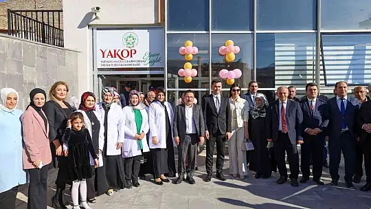 Yahyalı'da ilkokul, halı saha ve kadın kooperatifi törenle açıldı