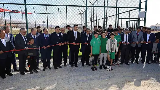 Yahyalı'da ilkokul, halı saha ve kadın kooperatifi törenle açıldı