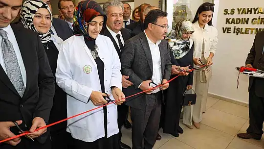 Yahyalı'da ilkokul, halı saha ve kadın kooperatifi törenle açıldı