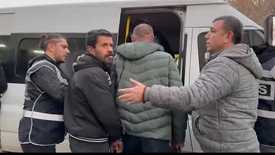 Yakalanan zanlılardan biri basın mensuplarına isim taktı, diğeri tükürdü