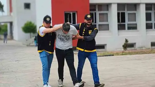 Yan bakma yüzünden kafa attığı adam öldü