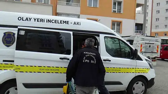 Yangında küle dönen evde 3 yaşındaki bebek yanarak can verdi