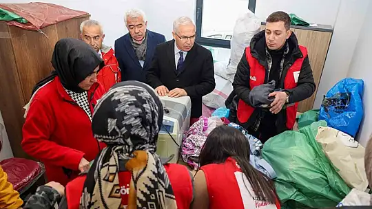 Talas'tan deprem bölgesine 4. yardım tırı